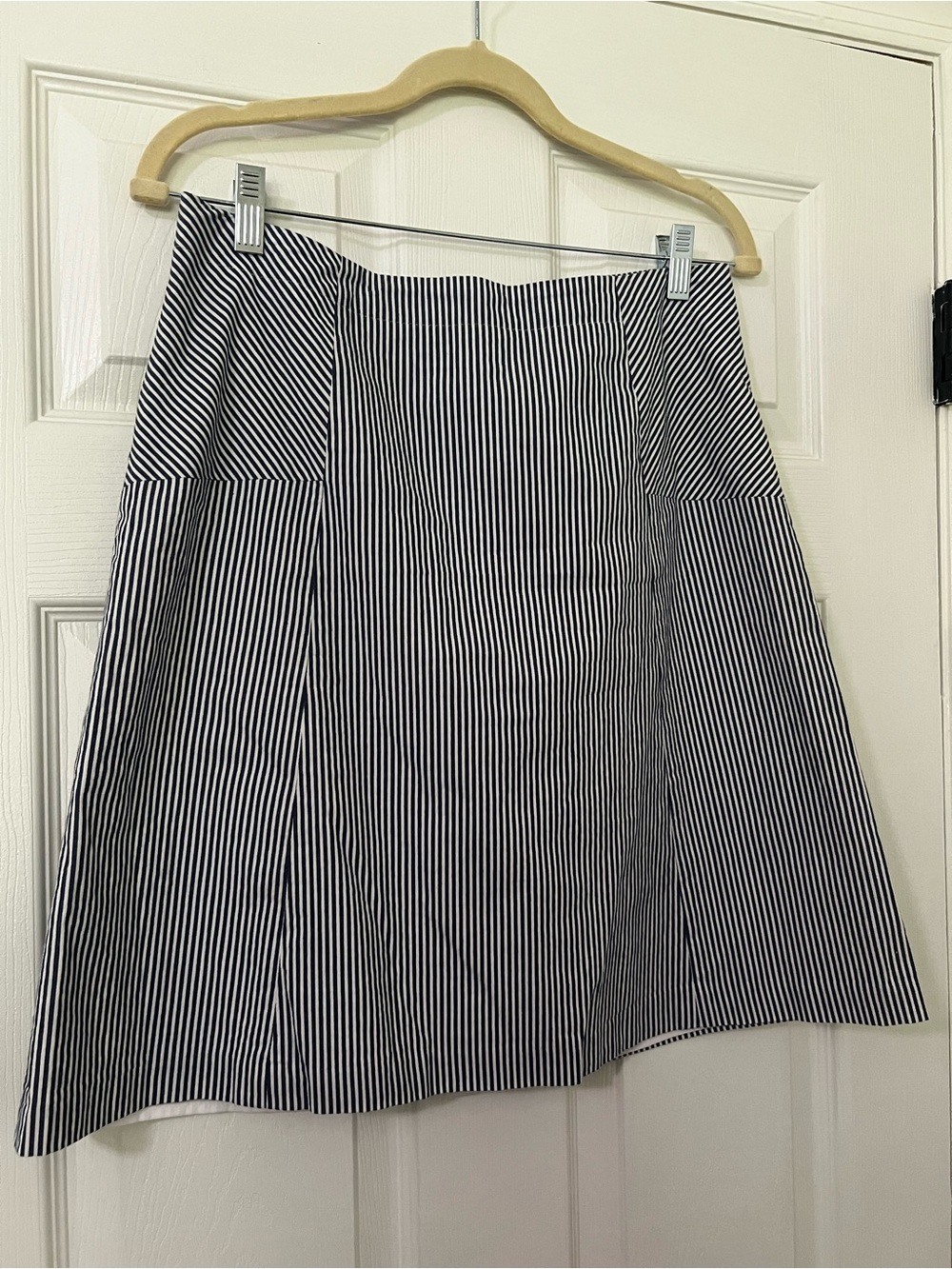 Talbots Women’s 8P Blue White Striped Woven Cotton Spandex A-Line Zip Skirt